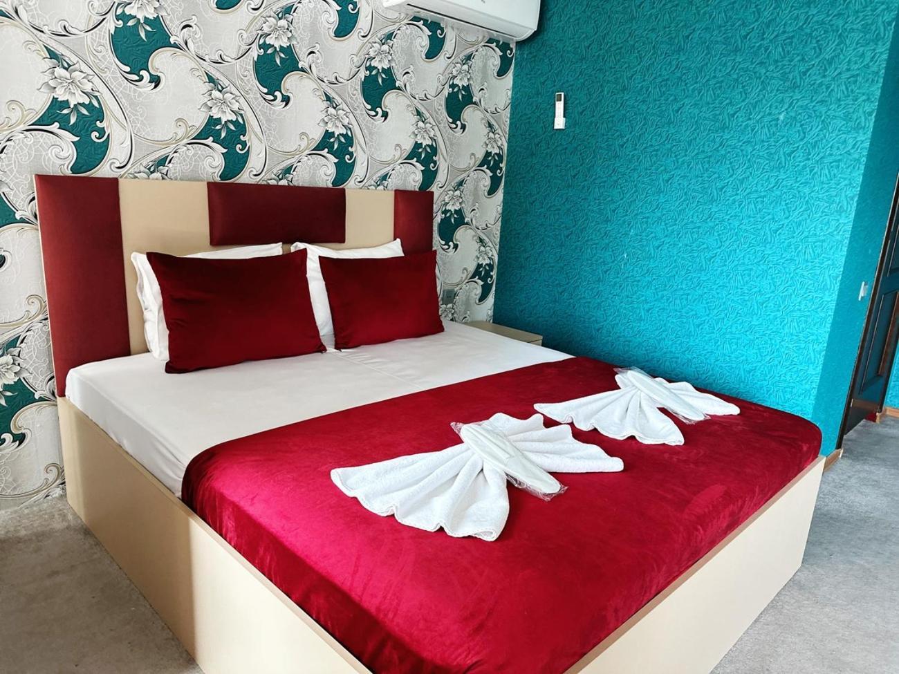 Avi Hotel Баку Экстерьер фото