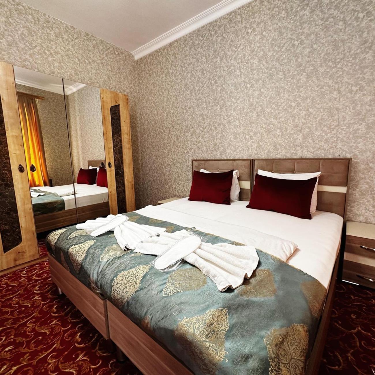 Avi Hotel Баку Экстерьер фото